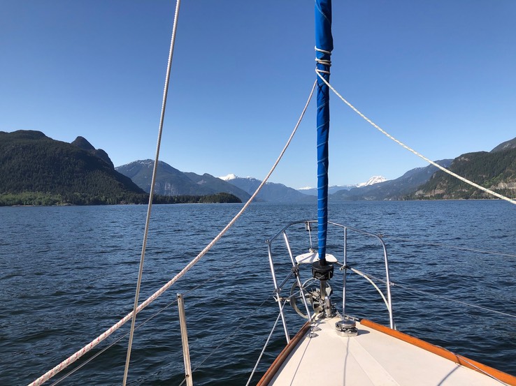 Calm past Bowen isle